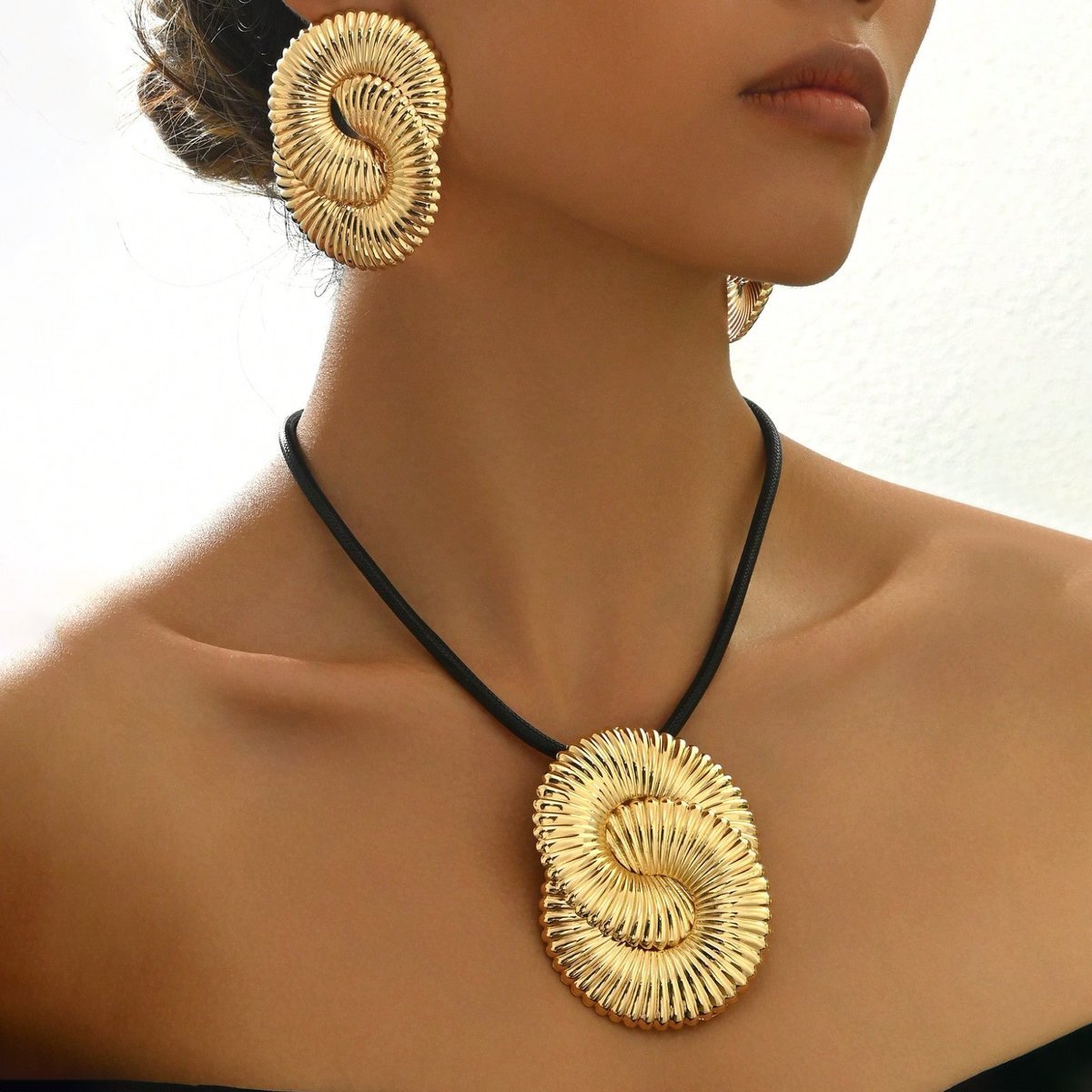 Glamorous Gold Spiral Necklace & Earrings Set
