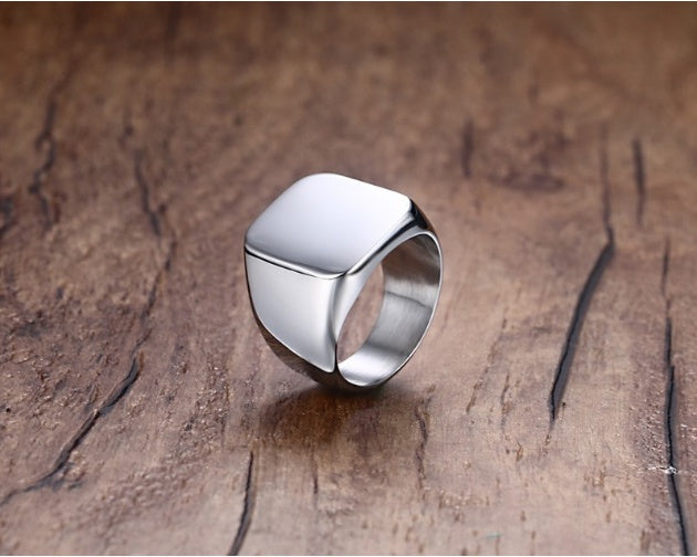 Polished Steel Band Ring – Modern & Durable (Sizes 7–12)