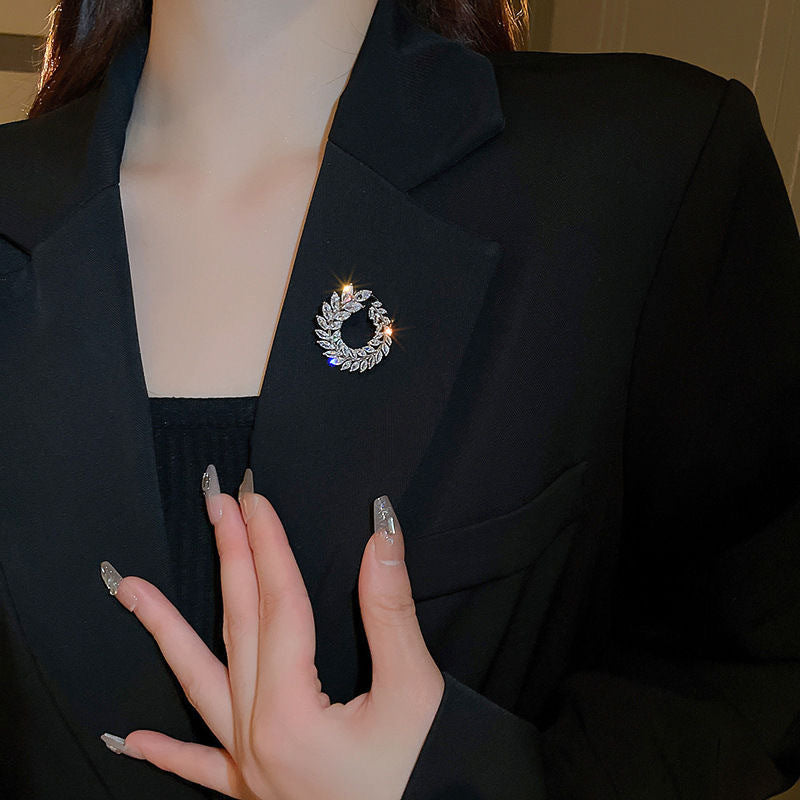 Elegant Wheat Ear Brooch – Crystal Suit Pin for Women & Men