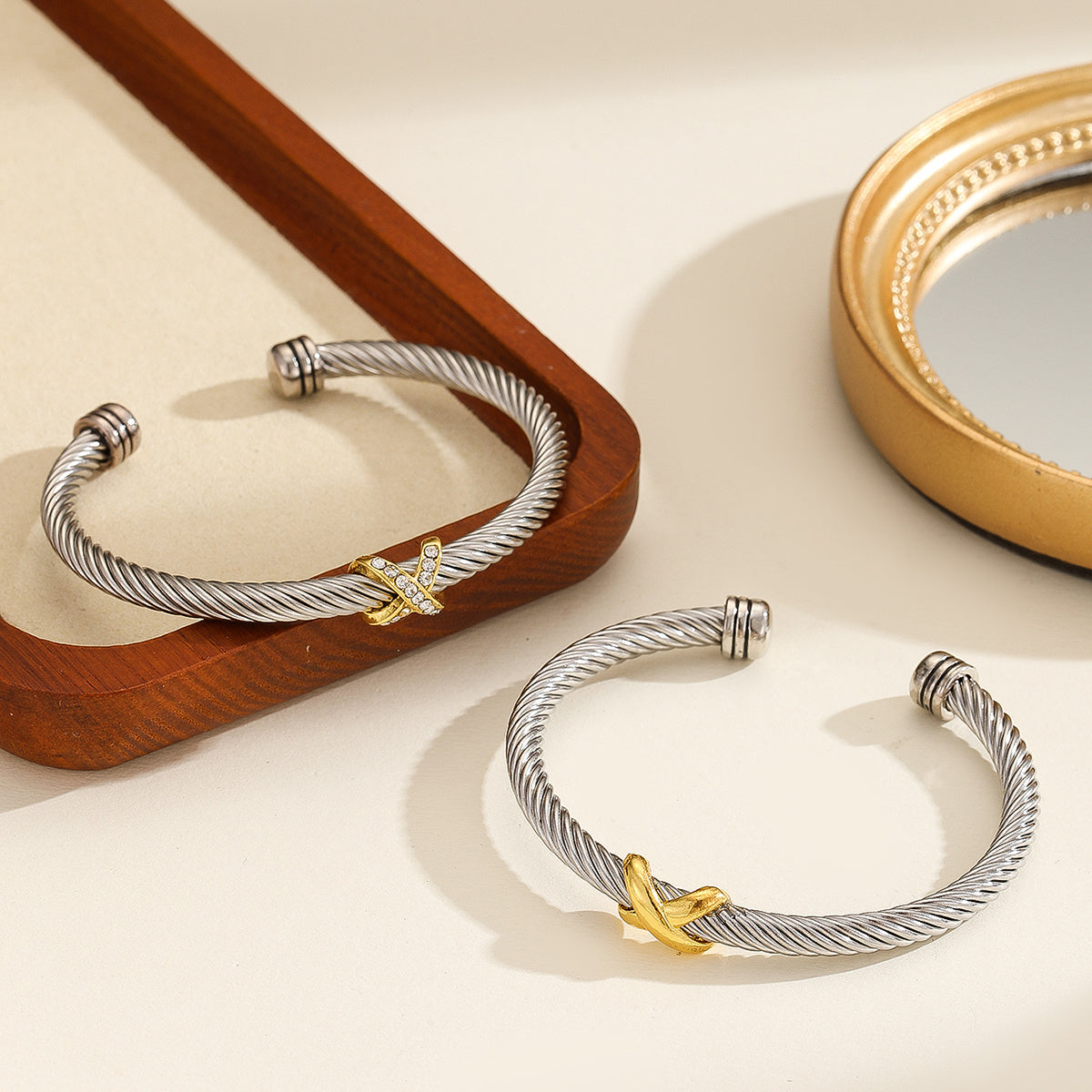 Electroplated fashion bracelet with gold and silver finish