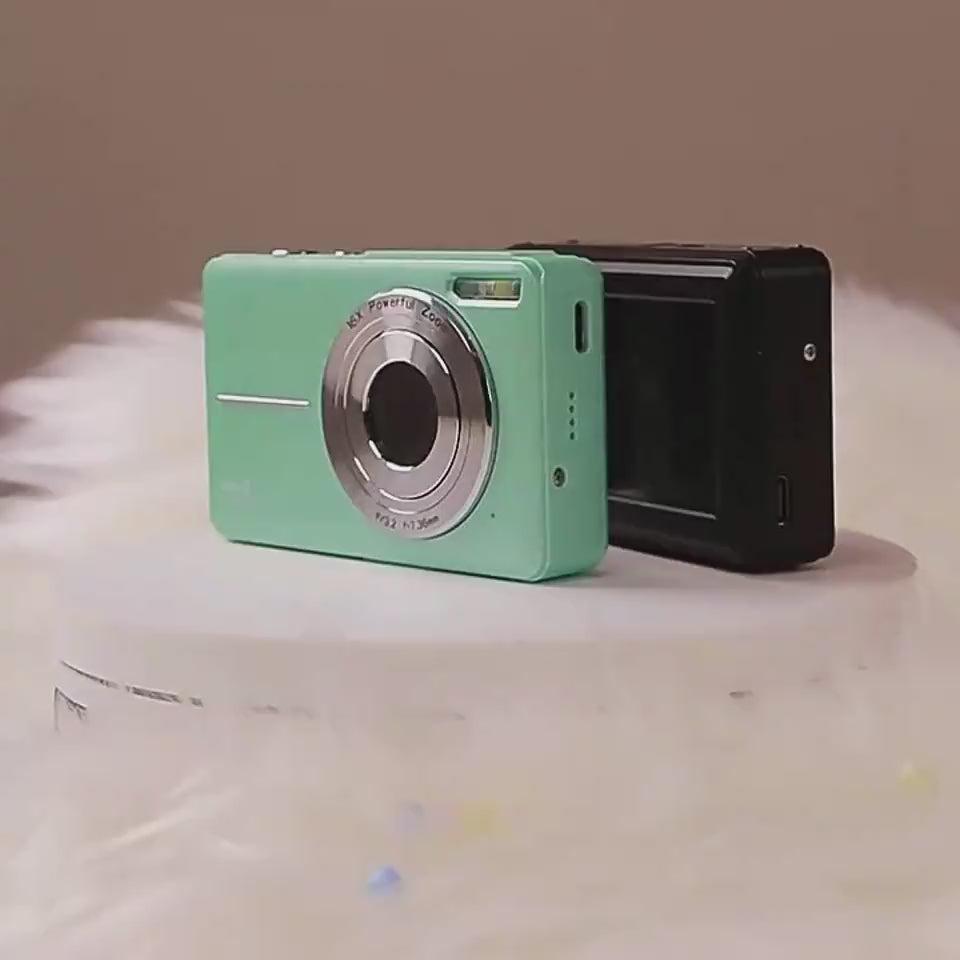 Gift-ready kids camera set with lanyard and storage bag